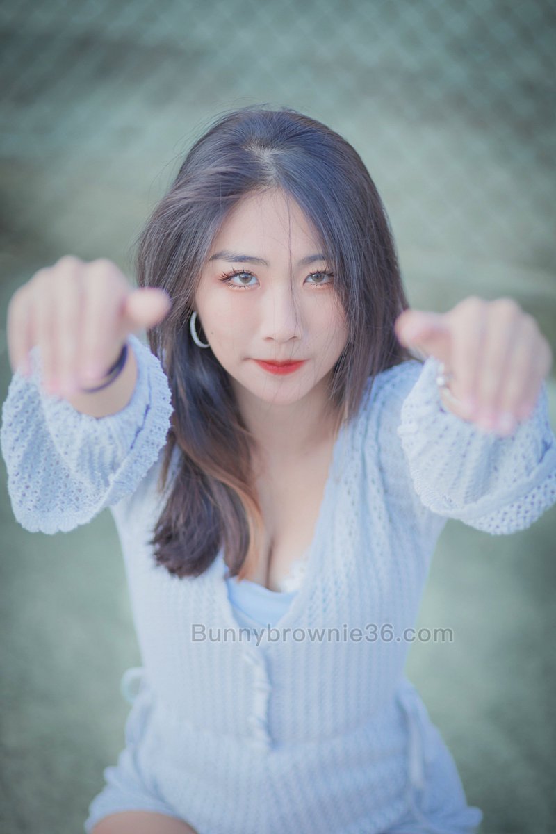 Help me up! Now 🫶🏻牽牽！扶我起來！ 嘿尼🐰Bunni @bunnybrownie36