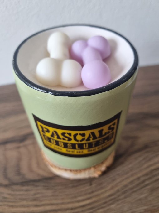 Scented candles for the bedroom 😜 #PSS , DM if you interested xx https://t.co/hZynJ1K0Zw<a href="/tag/pss"class="tags">#PSS</a>