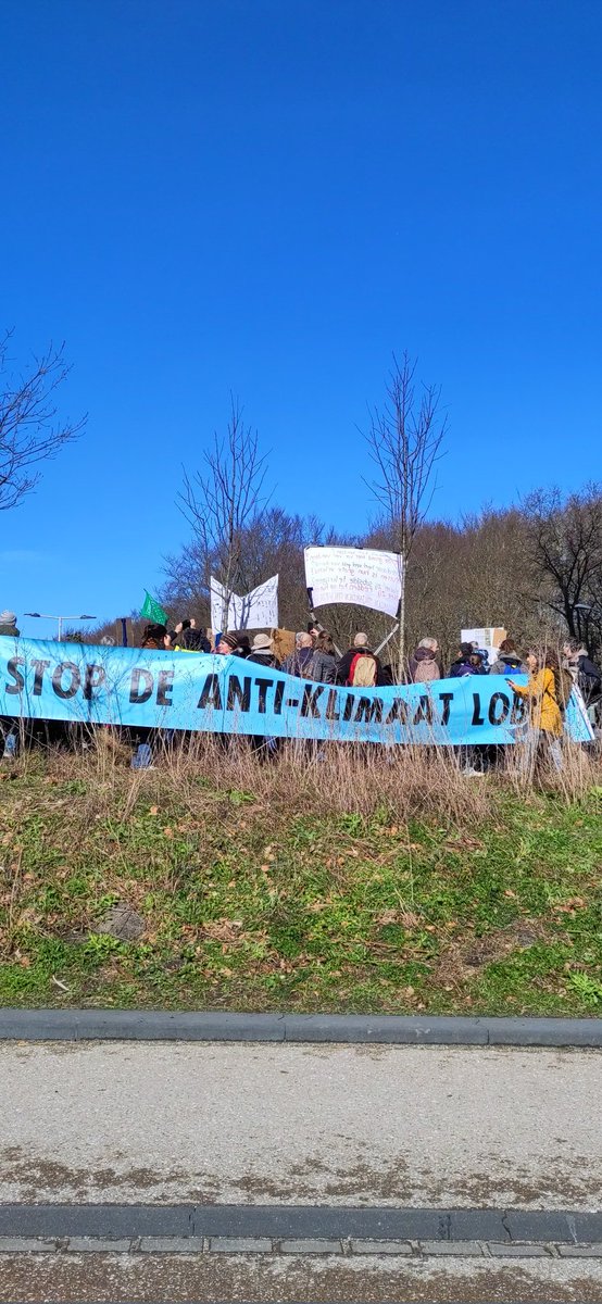 Den haag groot protest tegen fossiele subsidies