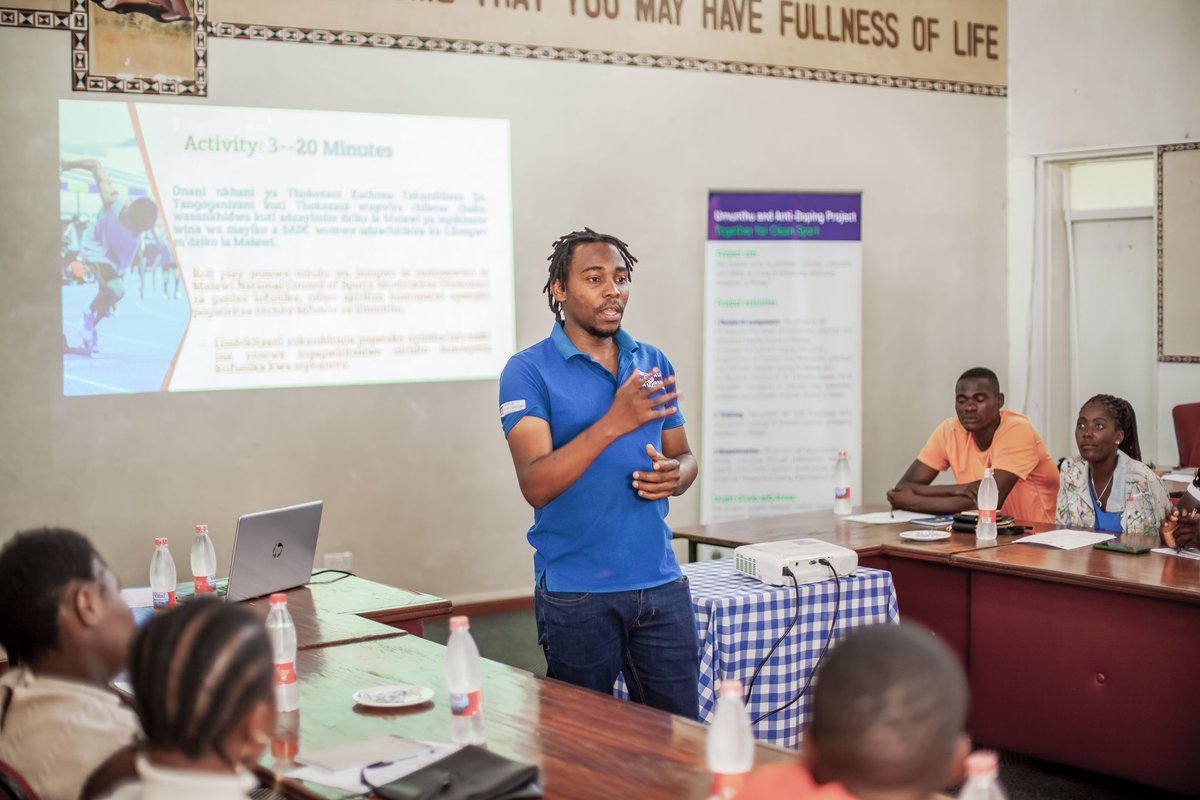 AntiDopingMW's tweet photo. ANTIDOPING IN MZUZU !!!

The Umunthu and AntiDoping team carried out the third training of the project, aimed towards enhancing Clean sport in the Northern Region!

#CleanSport  #CleanNorth #Sport #Antidoping #Umunthu #Women'smonth https://t.co/5GTrGBnFd9