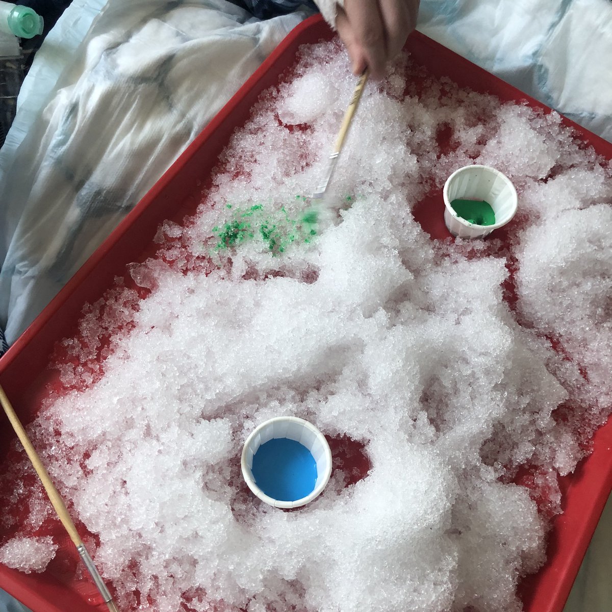 Bringing the outside in ❄️ ⛄️ 🎨 

#playinhospital