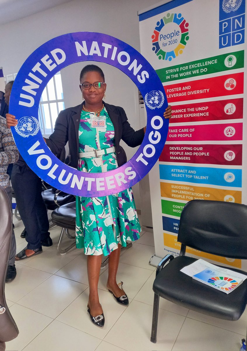 MPakoupetere's tweet photo. C'est dans le cadre de la célébration du #8mars que j'ai pris part ce vendredi 10 mars au siège du @PnudTogo à une session de partage d'expériences sur les opportunités du Volontariat des Nations Unies.
@Laureamana Merci pour ce moment de partage 😊
#unvtogo https://t.co/wBuhtPsRFg