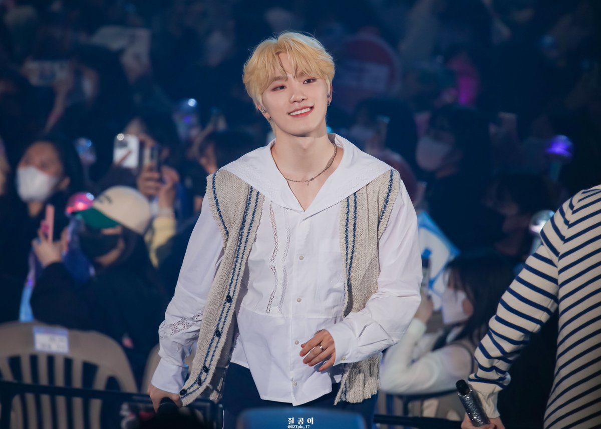 230310 캐럿랜드 디노

상큼함에 청량 한 스푼 추가요💙
#세븐틴 #SEVENTEEN #디노 #DINO #이찬