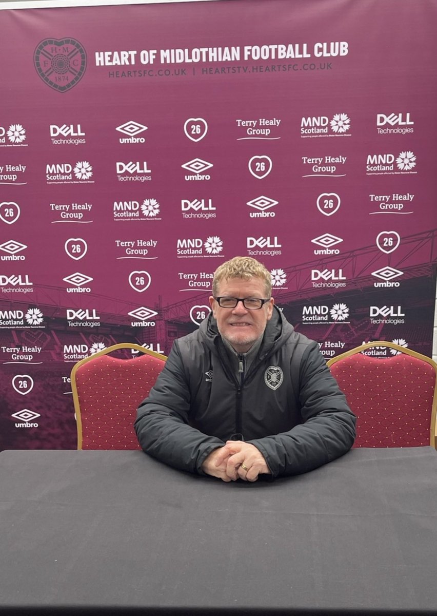 Steph_K_93's tweet photo. @JamTarts Happy Birthday to John Kane from Linda, Nats, Steph and all of your friends in the Wheatfield stand. We love you! 🎈❤️ #jamtarts https://t.co/9KuLAu1FV4