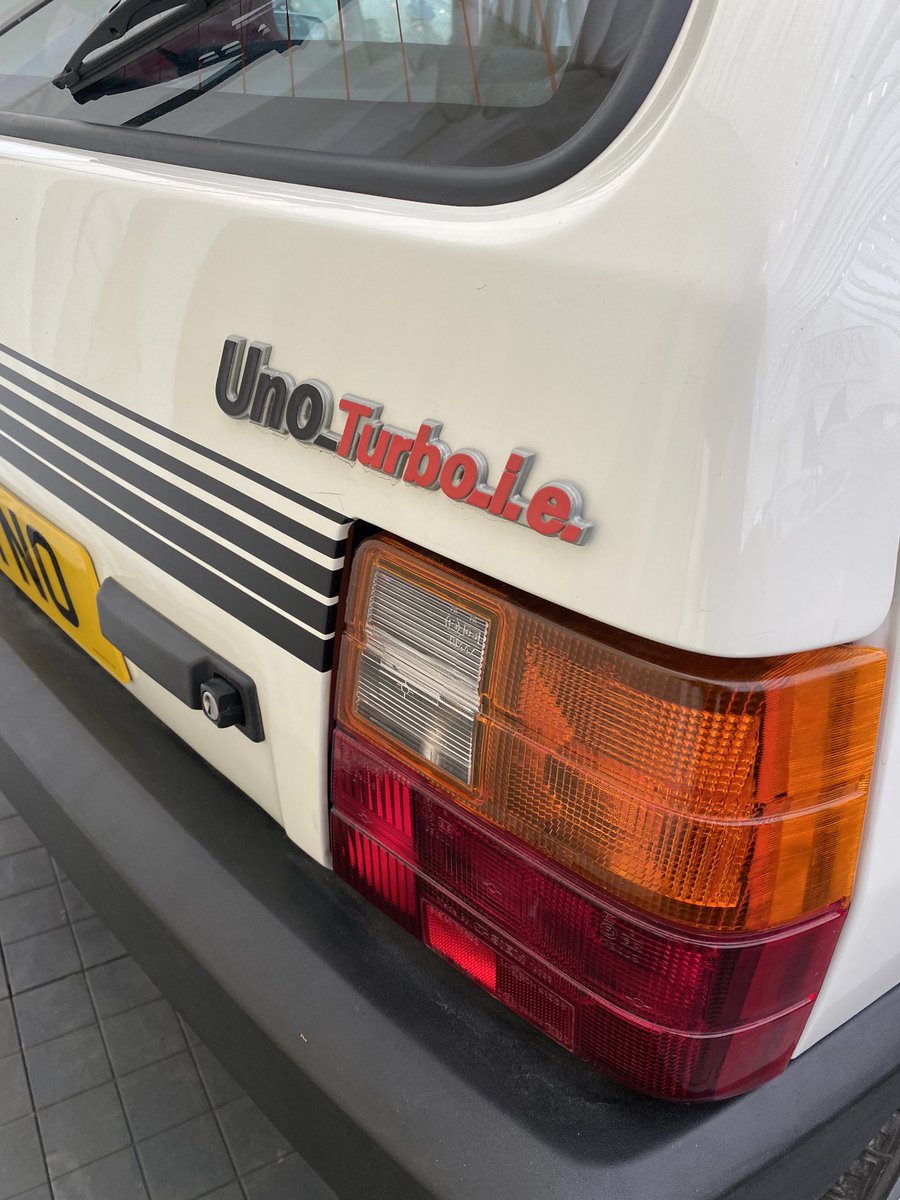 aohereng's tweet photo. Down at Frome for todays #DoreandRees classic vehicle auction some cracking stuff ! https://t.co/NqVKxyEVW8