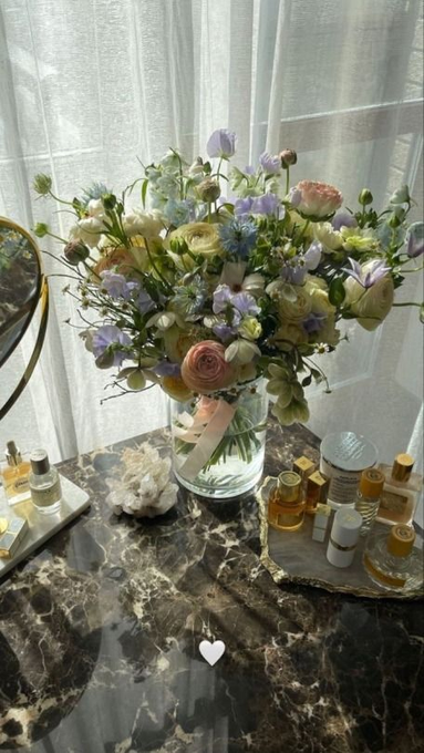 JyliLap's tweet photo. i deserve flowers always https://t.co/93R5RGUxNm