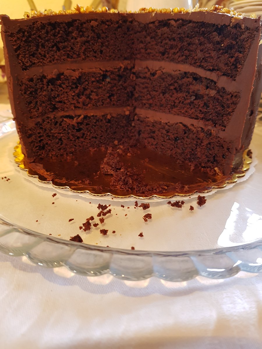 KingJohnsHouse's tweet photo. As the home of that all important blend of #HistoryAndCake in #Romsey, we're on a quest for examples of #Homemade #CakesInMuseums. Here's a spot of #MissMoodys @ker_goz chocolate heaven Triple Decker. Show us your bakes. @moreTestValley @Visit_Romsey https://t.co/GyqF9XOk6X