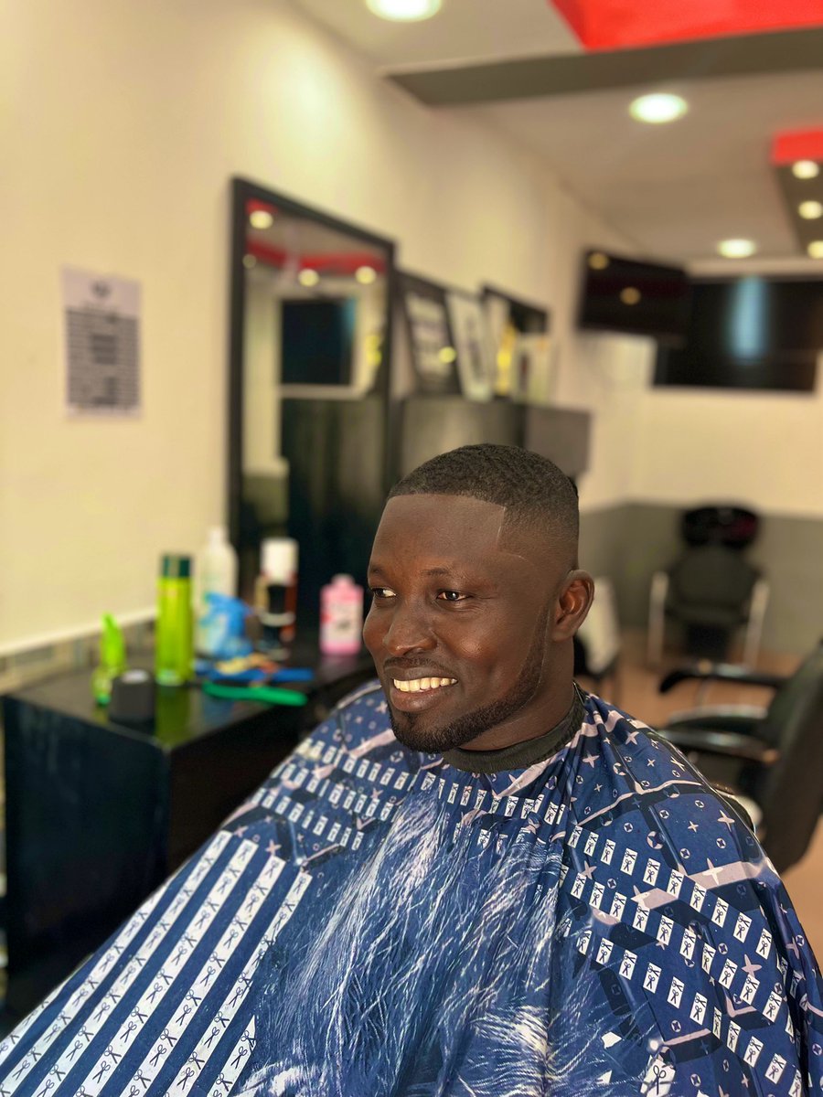 saminydebarber's tweet photo. Getting a fresh cut and feeling like a new man! ๐#saminysCutz . Book an appointment now : 0540923403 https://t.co/af1Mgqb1XT