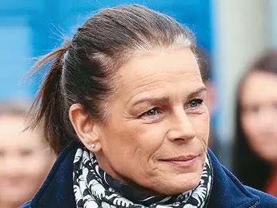 MrsLalupa's tweet image. Acabo de leer un titular hablando de “la vejez prematura” de Estefanía de Mónaco. ¿Prematura? ¡Tiene 58 años¡ No hay nada de vejez prematura solo porque otras personas de su edad parezcan más jóvenes gracias a cirugía. Basta. En serio. Basta.