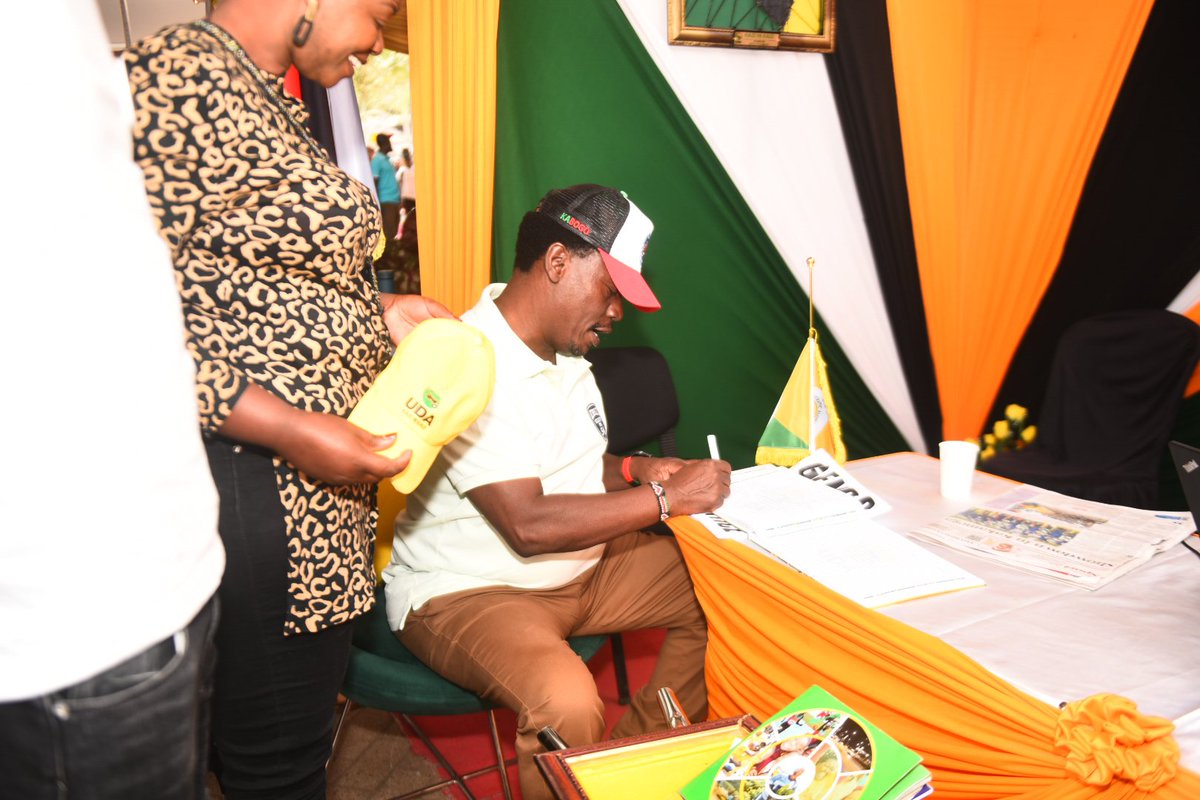 honkabogo's tweet photo. We have a powerful potential in our youth, and we must have the courage to change old ideas and practices so that we may direct their power toward good ends, I Thank CMD for creating a forum where Politics, Leadership, Governance and Democracy meet, Democracy ...(1/3) https://t.co/a5rSzIu1Lw