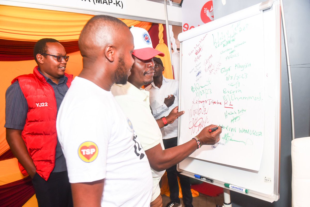 honkabogo's tweet photo. ... is not something that happens just at elections time, and it’s not something that happens just with one event. It’s an ongoing building process. But it also ought to be a part of our culture and a part of our lives. (2/3) https://t.co/o8Gs31JOb5