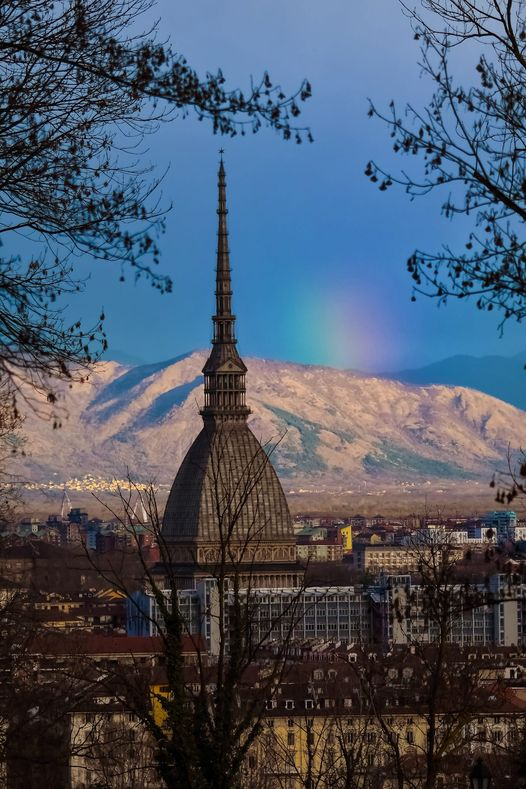 Questa mattina svetta a il tricolore sulle Alpi (Andrea Lupo)