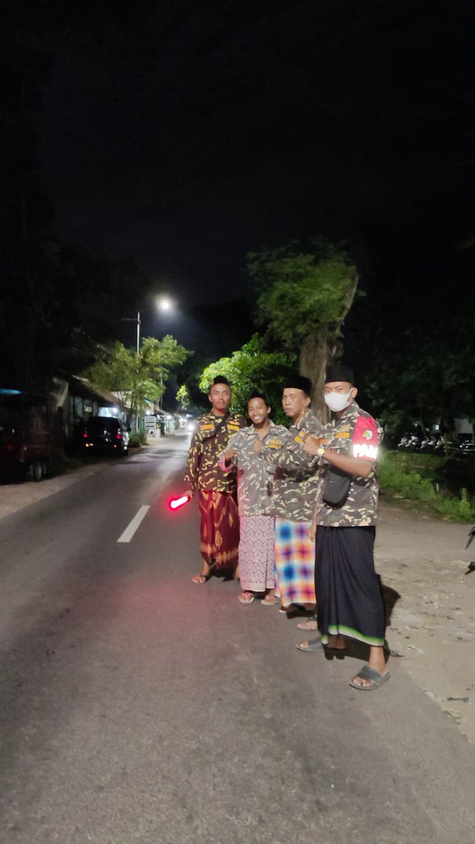 gpansorbalung's tweet photo. Pengamanan
Majelis Sholawat Malam Senin Legi
Peringatan Haul ke 91
Almaghfurlah KH. Muhammad Shiddiq
Pondok Pesantren Al-Mubarok As-Shiddiqi Balung
Bersama Pengurus PW Rijalul Ansor Jawa Timur
KH. Abdul Hamid Farouq

Oleh Banser PAC GP Ansor Balung

Balung, 05 Maret 2023 https://t.co/nstXeOi7ng