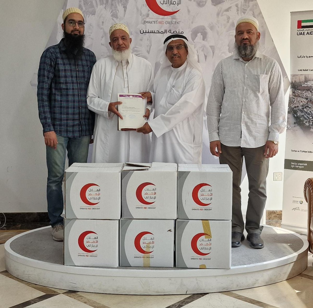 Bohras_MidEast's tweet photo. #DawoodiBohra communities everywhere are working to support those affected by the #earthquakes in Syria &amp; Turkey. Businessman &amp; philanthropist Mr. Fakhruddin Sadriwala from #Dubai contributed by donating 7 tons of rice to @emiratesrc.

#BridgeofGoodness
#EarthquakeTurkeySyria https://t.co/ofTQU5SrYj