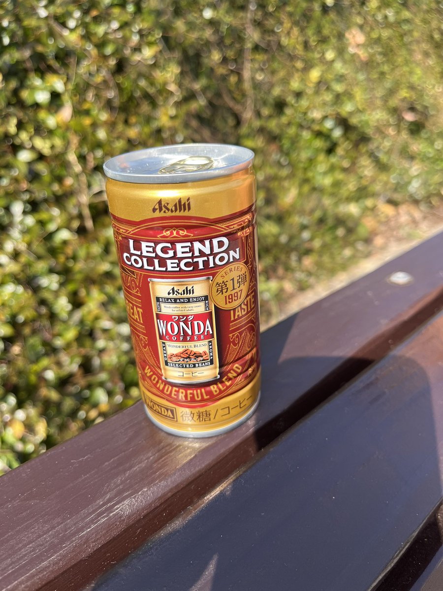 Tomasuyji's tweet photo. WONDA Legend collectionを飲んで一息着いた
#缶コーヒー #WONDA 
#WONDALegendcollection
#ワンダレジェンドコレクション
#1997s https://t.co/mel9BklVyY