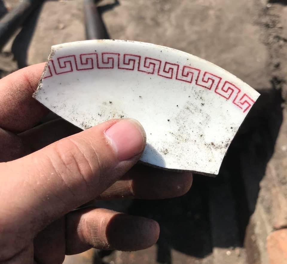BoltonLMS's tweet photo. It’s #DugIt Archaeology ID Day!
TODAY 11am - 3pm, in the museum foyer.
No need to book.
Found something in the flower bed? Discovered something on a dig?
Bring your finds to our expert archaeologist to learn more! https://t.co/eMbtQfPi8K
