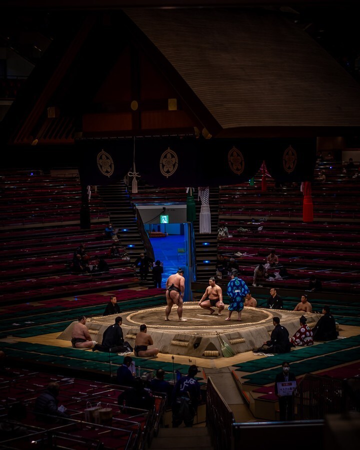 EkoDuJapon's tweet photo. Le Suumo, c'est l'âme de la culture japonaise ! J'ai assisté à un match incroyable et je suis encore sous le charme de cette tradition fascinante !
.
.
.
.
.
.
.
.
.
.
#SumoWrestling
#SumoJapan
#SumoMatch
#SumoTournament
#JapanTrip
#Travel… https://t.co/Je8olEvG7N https://t.co/2gVIqfMkBL