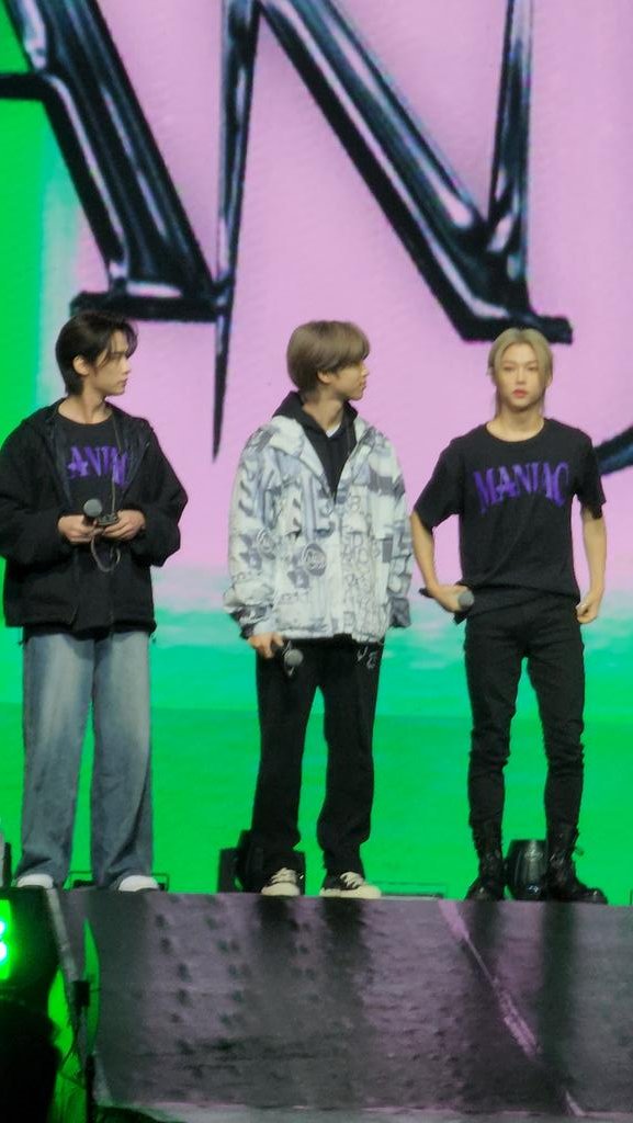 cb97ten's tweet image. HELLO MINSUNGLIX