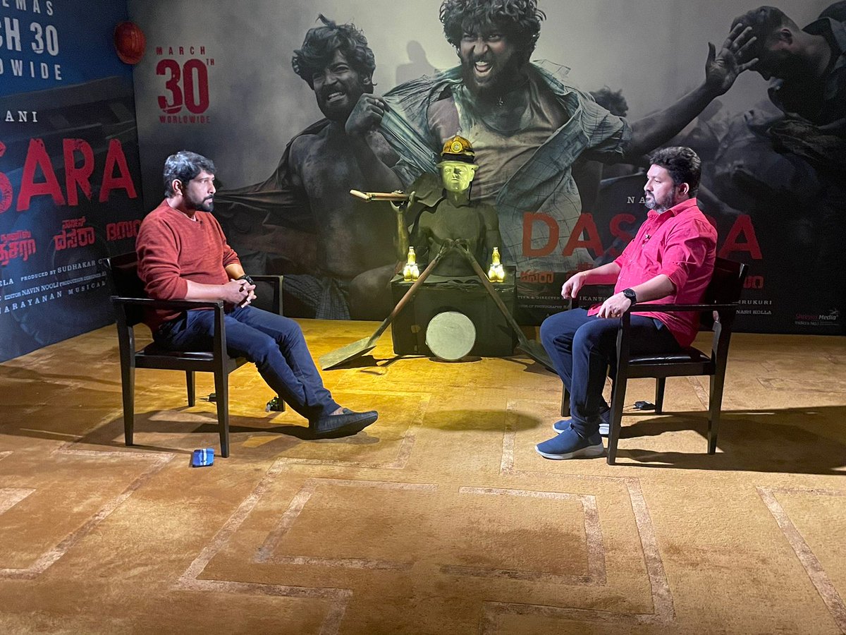 TFIMovieReview's tweet image. Dhoom Dhaam lyrics writer @LyricsShyam back to back Promotional interviews with web channels about #Dasara 😍 😍

@telugufilmnagar @igtelugu @tfpcin &amp;amp; #FridayPoster 

Full interviews to be aired 🔜 

#DasaraOnMarch30th 💥
Natural 🌟 @NameisNani @odela_srikanth @SLVCinemasOffl