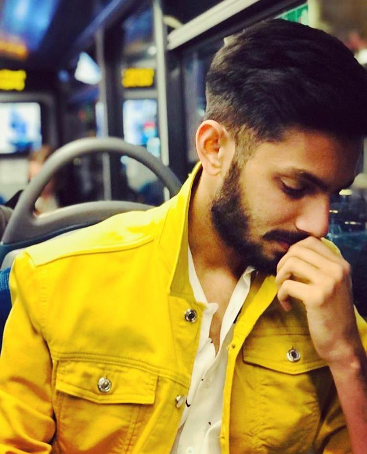 TeamAnirudh's tweet photo. #Yellove 💛 https://t.co/fHFNGkNjOh