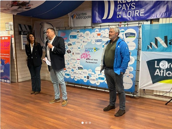 PillotLuc's tweet photo. Womens' Cup APCC Nantes
Hier soir a eu lieu la cérémonie d’ouverture de la Women’s Cup en présence de Mme PORCHER, Conseillère régionale &amp; Mr DONNE, Adjoint au sport à de Pornichet .
Les premières courses ce matin à 11h30 visibles depuis la jetée du port. https://t.co/qpr2Jq7kkv