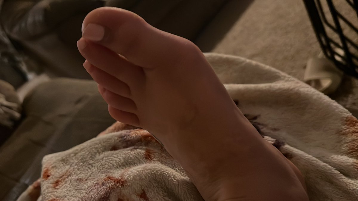 lustful_alex's tweet photo. #feetfethish #selling_content 
Message me 🫶🏼 https://t.co/xztNWwtWJL