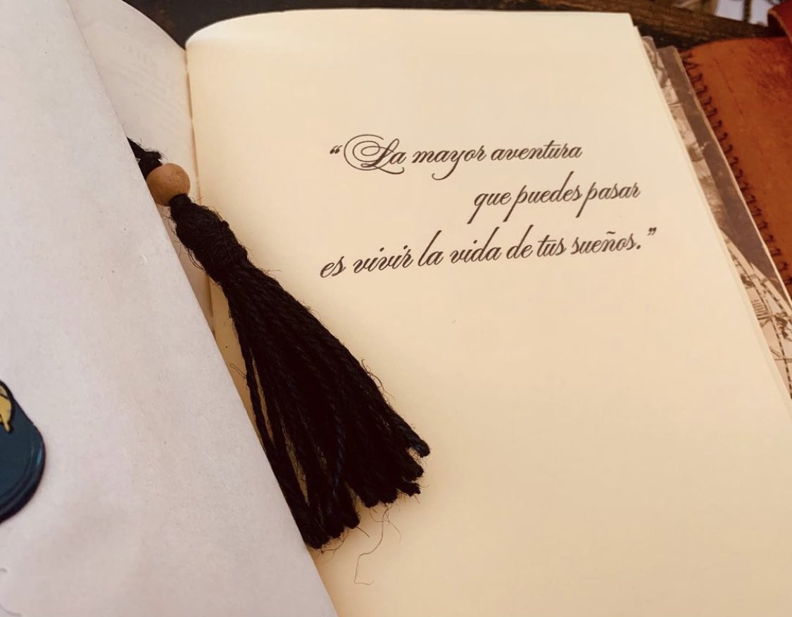 lalusquis's tweet photo. Midori en cuero de cabra con curtición en acabado brillante. Cuatro cuadernos A5 intercambiables. Personalizada.
#Feitoaman
#Feitoconagarimo ❤️ https://t.co/qQPAb4qEU4