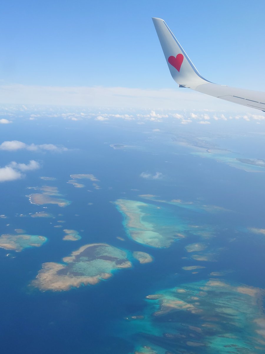 RTJ2023's tweet photo. Beautiful emerald green sea at Miyako Island/ Shimoji Island.
#Shimoji airport #Miyako Island #Beautiful #Diving #okinawa at 下地島空港 (Shimojishima Airport - SHI) https://t.co/Oc1n17YRME