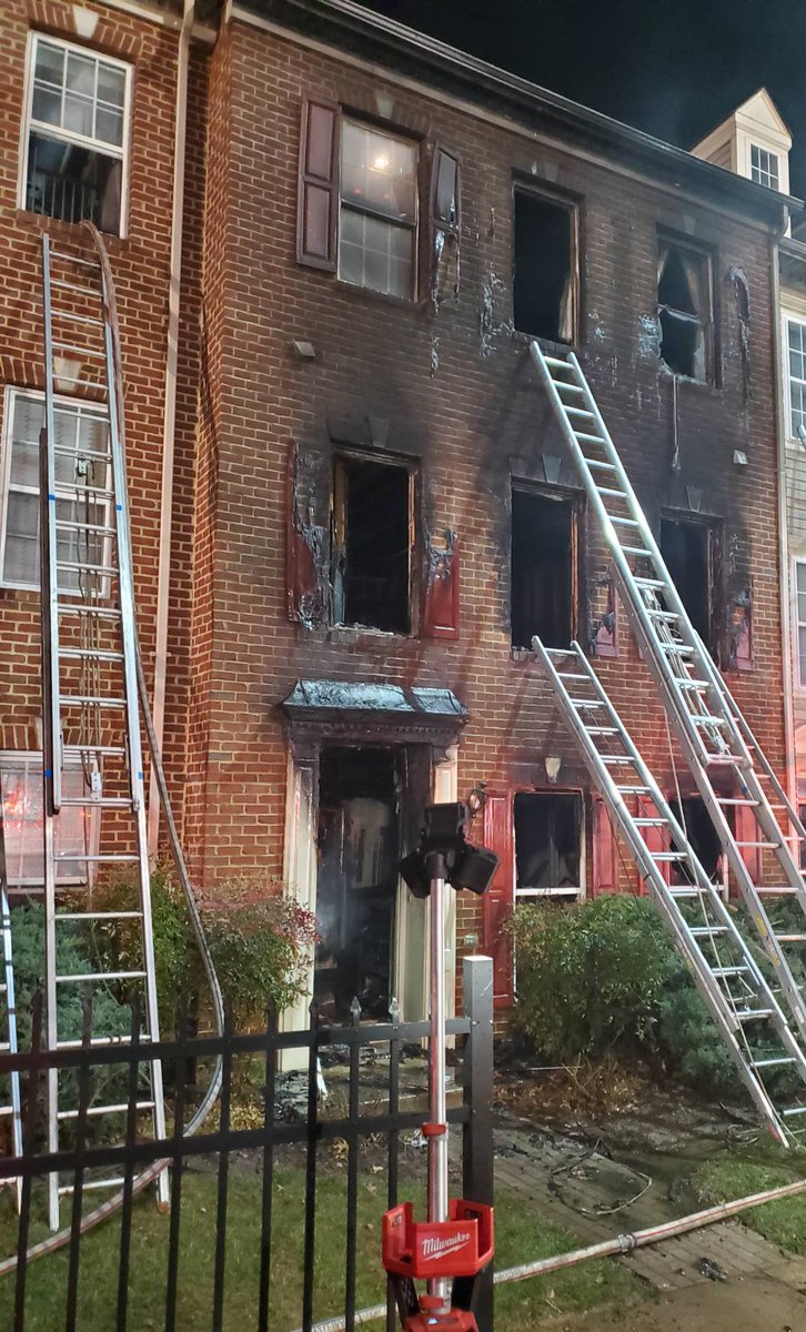BaltCoFire's tweet photo. *Update*9400 block of Manor Forge Way, 21117 #Owings Mills. Crews battled a 2 alarm townhome fire; 3 units involved, residents of units displaced/Red Cross assisting. Fire is under investigation. BG&E on scene. No reports of injury. DT0042 *TA https://t.co/TKZG5cSKKP https://t.co/0AqnyMyqp1
