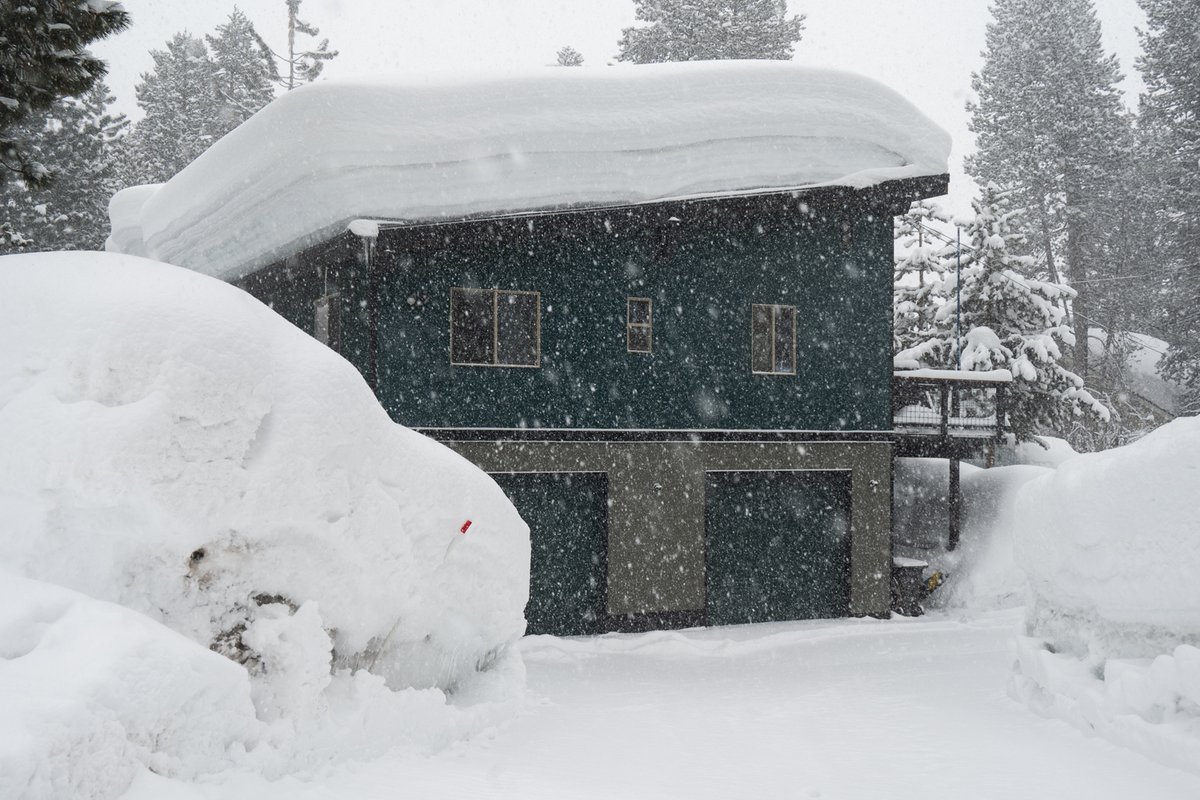 wxmann's tweet image. Homes of Tahoe, circa winter 2023.