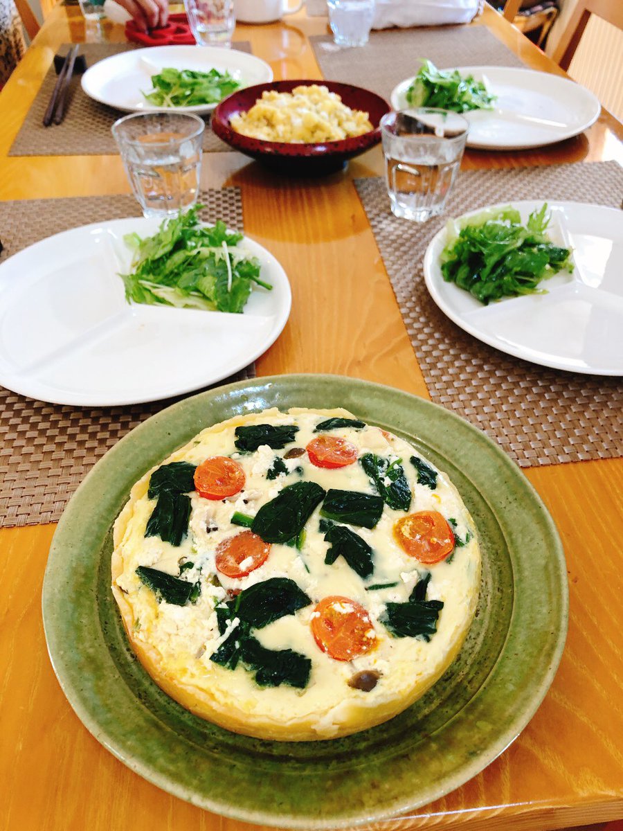 awarecircle's tweet photo. 素敵な個人宅で個々に必要な身体ケア���体に優しいランチ🍽
#身体ケア　#簡単ストレッチで汗だく https://t.co/r9ihcTYZdj