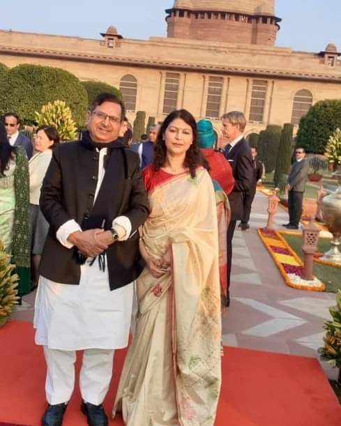 Yagyesh003's tweet photo. @SSYadavMP जौनपुर के लोकप्रिय सांसद प्रदेश अध्यक्ष राइफल क्लब एसोसिएशन एवं प्रदेश उपाध्यक्ष खेल ओलंपिक संघ श्री श्याम सिंह यादव जी के वैवाहिक सालगिरह पर बहुत-बहुत हार्दिक मंगल शुभकामना बधाई🙏🙏 https://t.co/16ePqQkUGv
