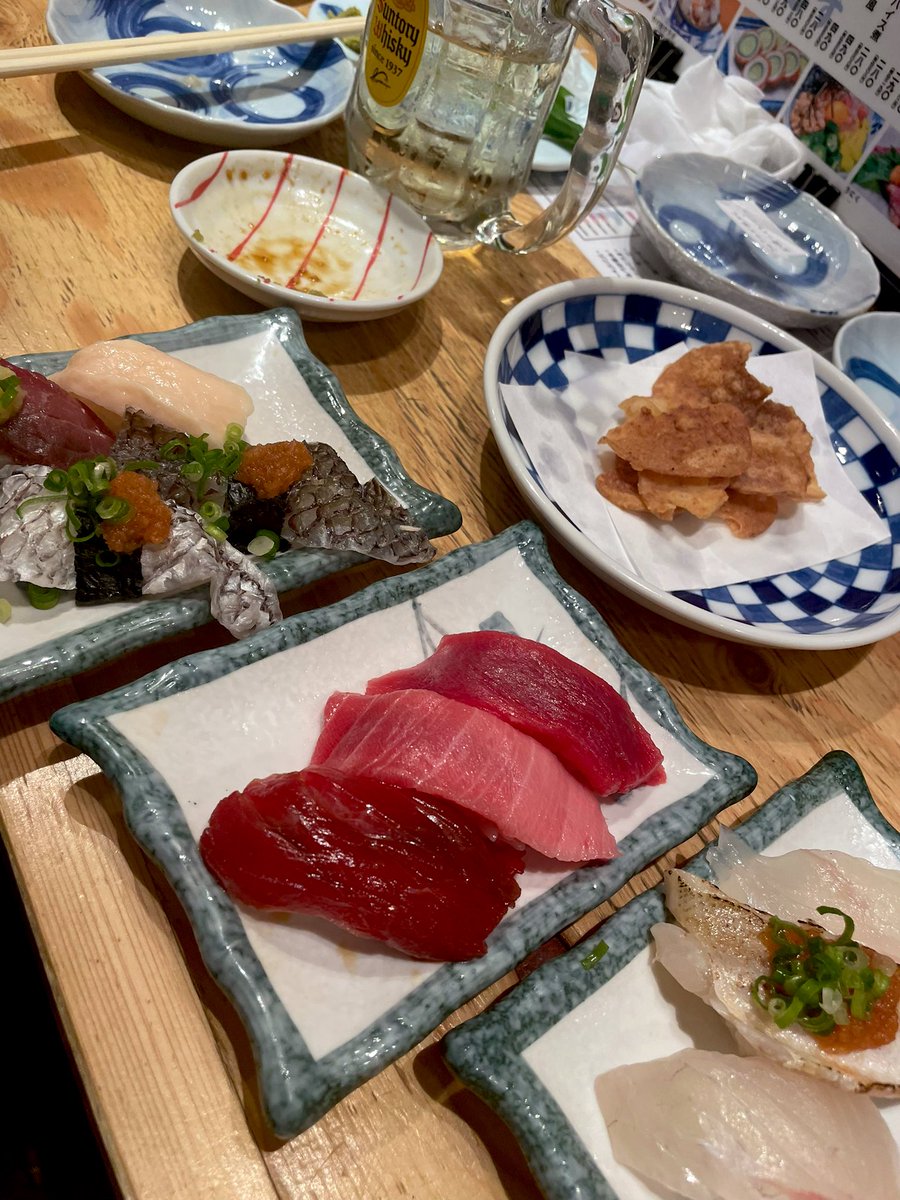 nanataro1016's tweet photo. 大阪くるならここ絶対〜🍣
SHLFEからすぐの大阪駅で美味しいお店を見つけました🙌
大阪駅って大きくて迷っちゃってなかなかお店決まらないこと多いんだけどね、昼飲みもできて何より美味しい🥹💓
コスパ最強のお店です✨リピートしたいお店にランクイン!!夜は行列！ぜひ行ってみてね✨

@kizuna_share https://t.co/YFy1MhZbcn