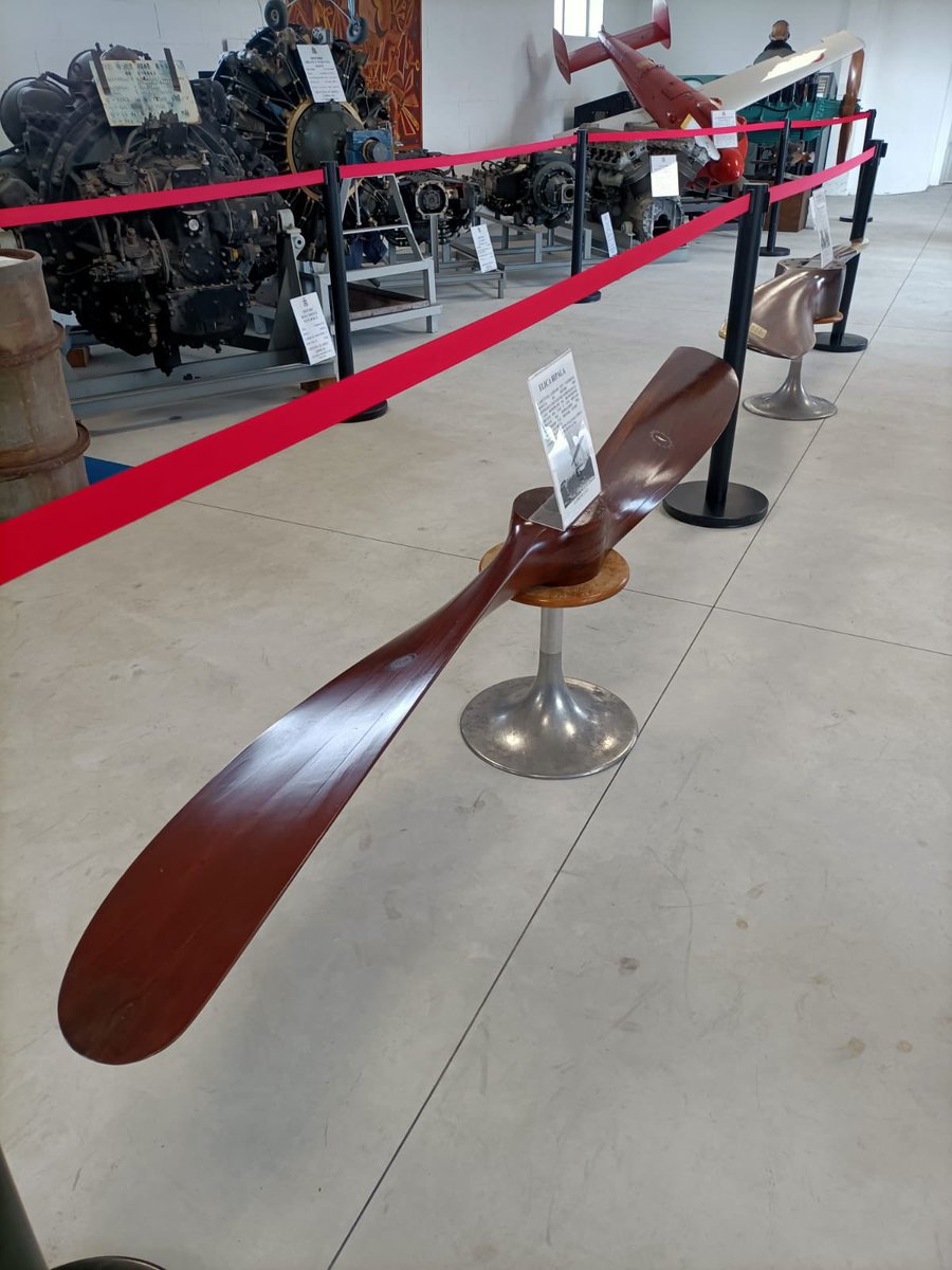 assoaeroarma's tweet image. #9marzo, delegazioni dei gruppi #HAG (Historical Aircraft Group) e #GAVS (Gruppo Velivoli Storici) della #Lombardia, in vista presso sale espositive Comando Aeroporto #Cameri. GAVS ha riconsegnato perfettamente restaurate 2 eliche per #motori velivoli storici del  1916 e anni '30