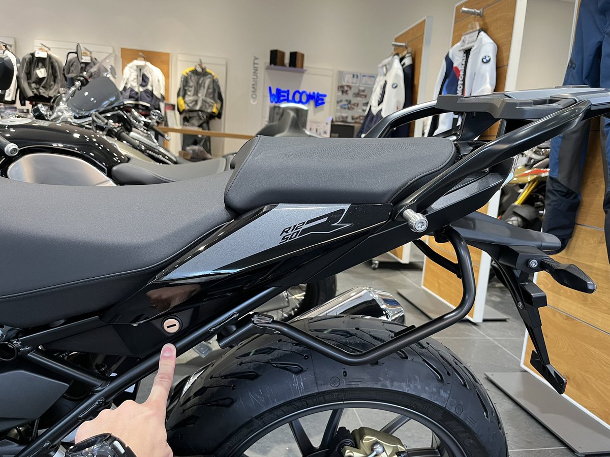 BMW R1250R リヤキャリアベースマウント-