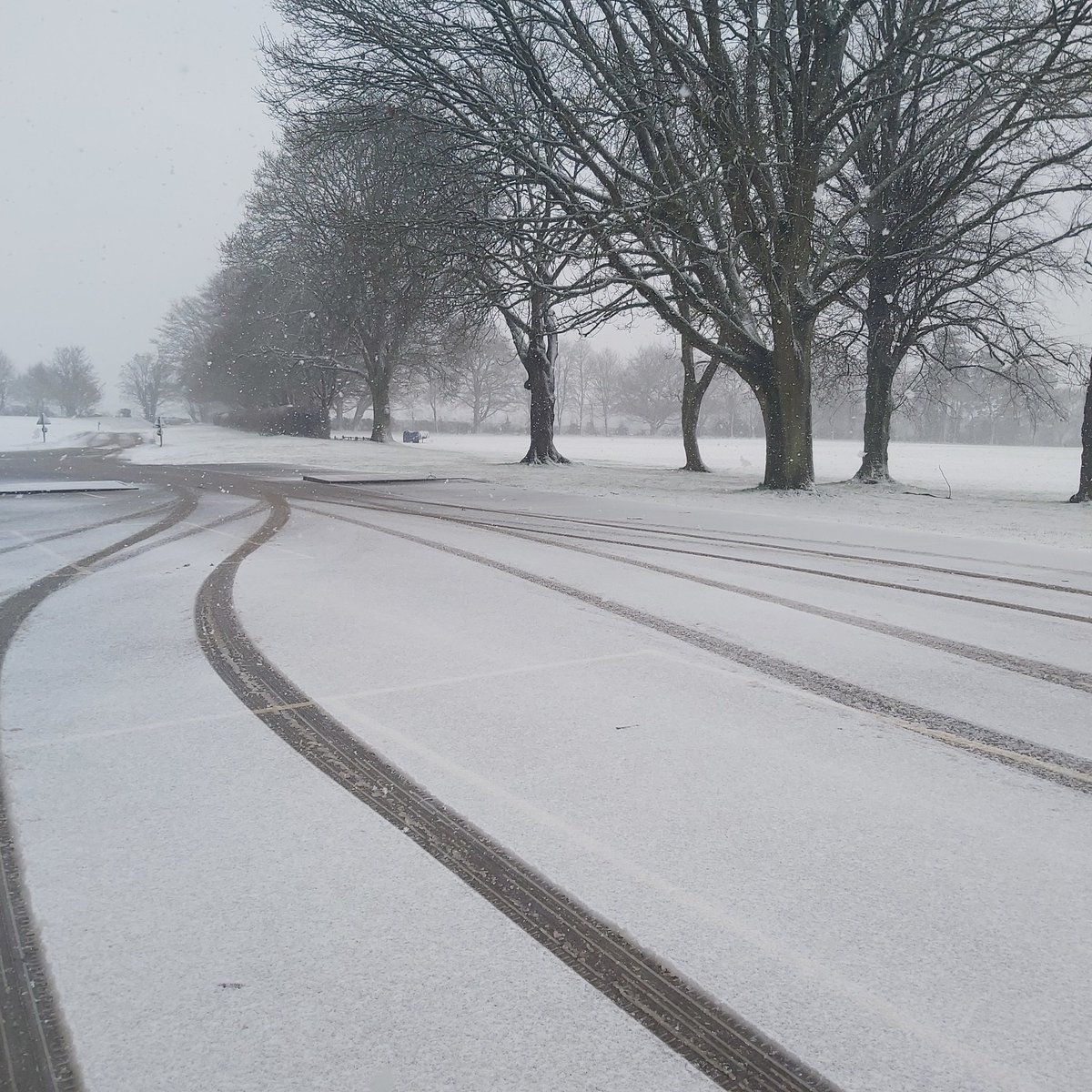 A snowy start to Friday morning which lead to Year 7 'snow' inspired poetry #BeYouBeSibford #SibfordOxon #SibfordEnglish