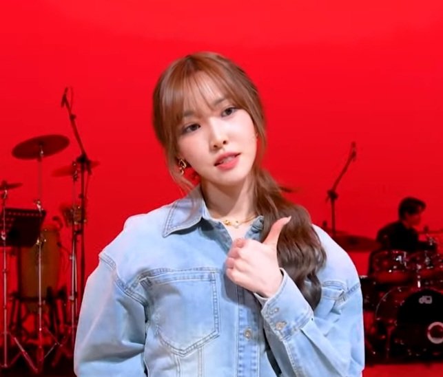 Yeodichingu's tweet photo. Pretty Yuju! ❤️ 

#YUJU #유주 @konnect_YUJU https://t.co/EIQG8COuPy