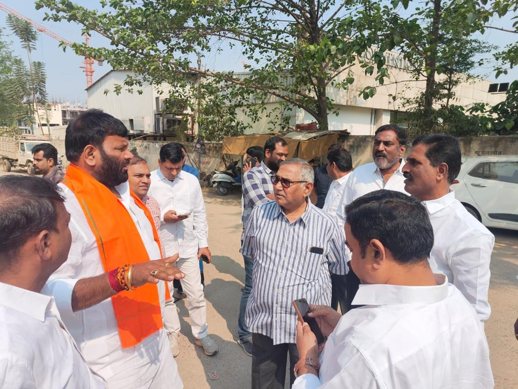 KunaSrisailam's tweet photo. కొంపల్లి మున్సిపాలిటీ 11 డివిజన్ లో హై విజన్ గేటెడ్ కమ్యూనిటీ లో పర్యటించి, స్థానికంగా ఉన్న సమస్యలను పరిశిలించడం జరిగింది.
#kompalli #KompalliMuncipality #Bjp4Quthbullapur #Bjp4Kompalli https://t.co/1v6yDwVOXg
