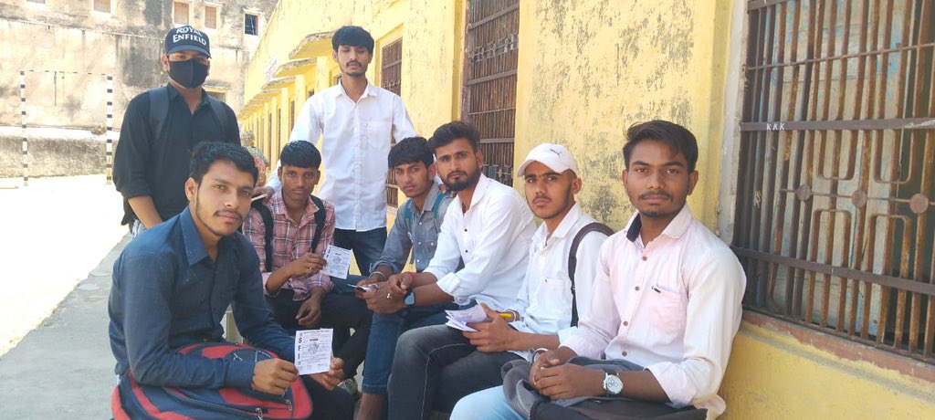 jhunjhunu_sfi's tweet photo. उदयपुरवाटी व गुढ़ा में SFI द्वारा मेम्बर शिप अभियान चलाया गया।
#इंक़लाब_ज़िन्दाबाद
#SFI_जिन्दाबाद
#sfi_गुढ़ा
#sfi_उदयपुरवाटी
#sfi_झुंझुनूं
#JoinSFI
#Be_a_complete_student https://t.co/IqPFxtC1vT