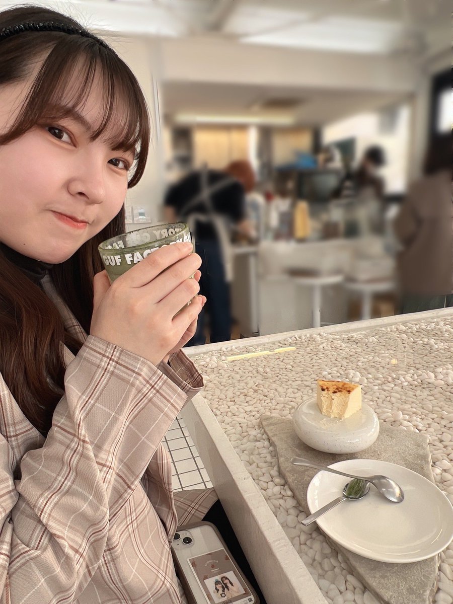 tm_040310's tweet photo. 昨日、3月10日に19歳となりました✨

ほんとに1年あっという間で10代ラストということもあり、急に焦っています😭

計画的に行動して、色々なことに挑戦する19歳にしたいです✊🏻

これからもよろしくお願いします！🙇🏻‍♀️ https://t.co/UpTAKea4sB
