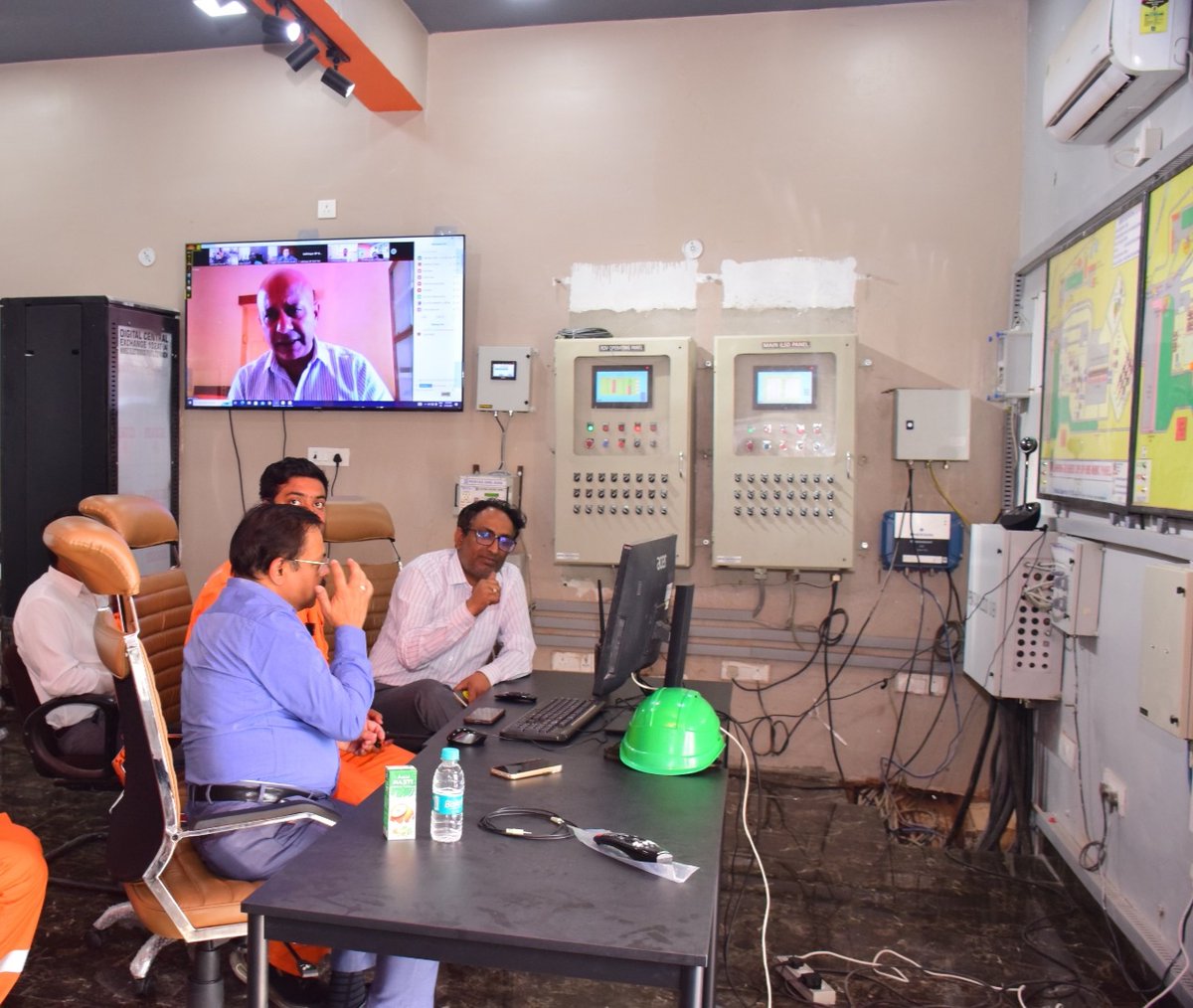 ioclupso2's tweet photo. Idea incubated at Incubation center @ioclupso2  for Implementation of Field intervention for resetting the FTU &amp; Provision of SMS alert in GMS system is successfully implemented at Lakhimpur Kheri LPG BP of UPSO2
@ChairmanIOCL 
@DirMktg_iocl 
@raj_dube 
@EDLPGIOCL 
@IndianOilcl https://t.co/mLvXbFsgPy