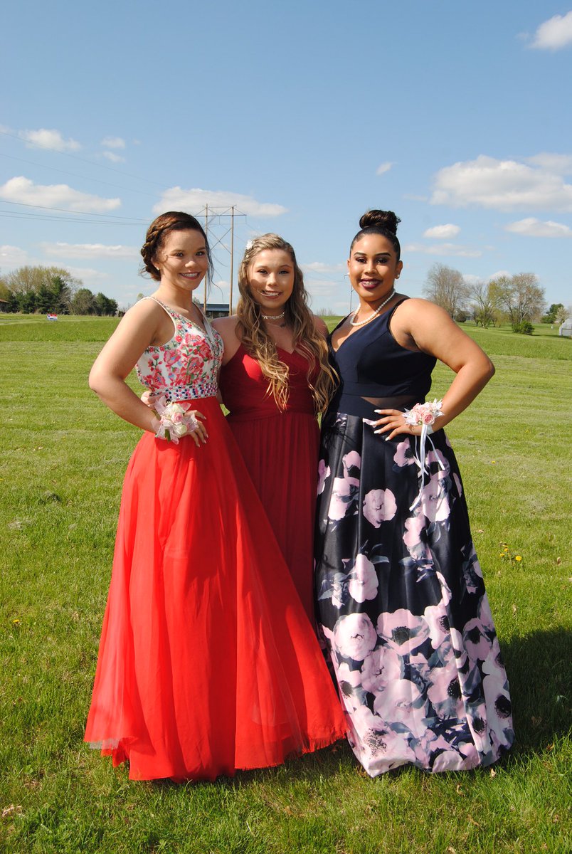 I still refuse to sell this dress because its that beautiful but dis was 2018