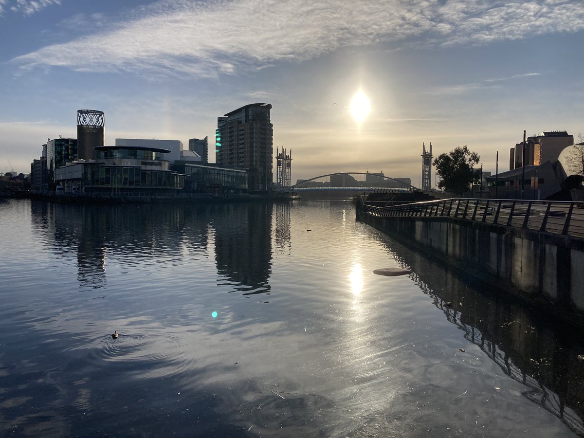 Cold morning running around #salfordquays. Not a bad way to start a weekend. Glad I forced myself out of bed 😊