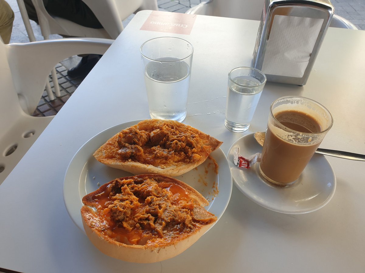 mst1953's tweet photo. Menos mal que hoy no es vigilia!!
#BarEstanco
#CuatroEsquinas
#Tomares
#MantecaDeLomo
#Manguara
#Exquisitez https://t.co/KcU1Q0dOEp