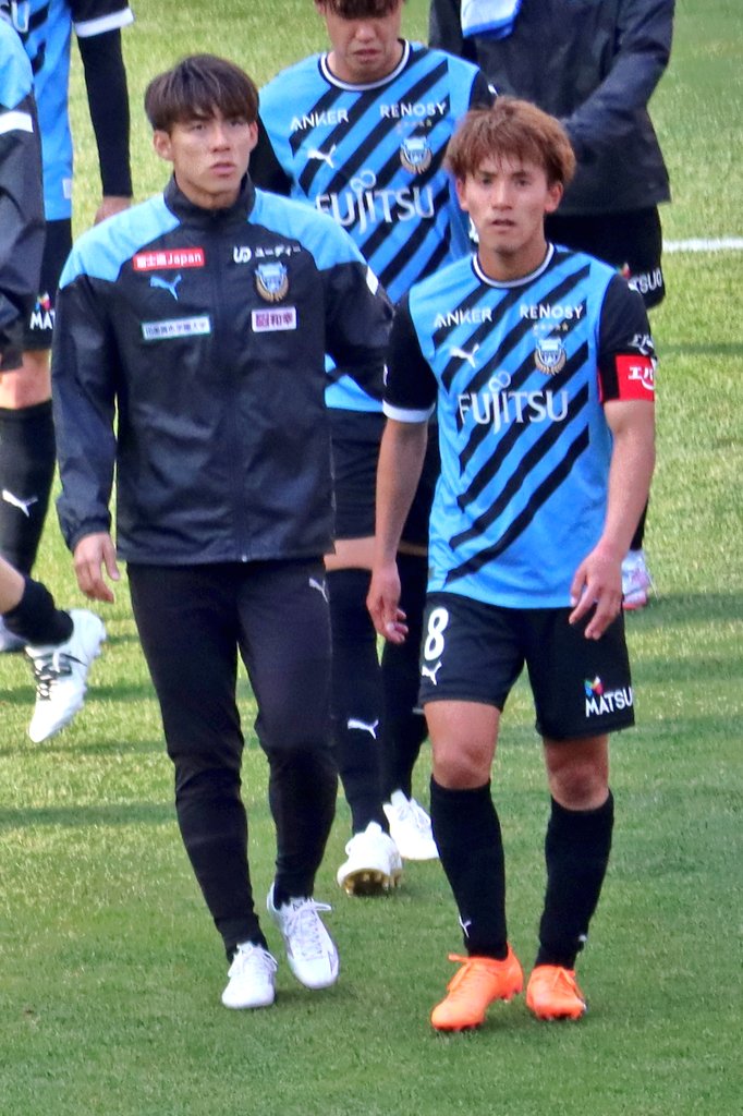 ayakaaa_fro's tweet photo. 負けても、上手く行かなくても、顔を上げてサポを見るこの2人がいる限り、川崎の未来は明るいと、私は思ってる😌
背負いすぎるな、
噛み合えばきっと上手くいく、
健人の頑張りに、瀬古くんの立ち居振る舞いに、励まされてる私のような人もいる🐬
#frontale
#フロサポ新潟の陣
#瀬古樹 #橘田健人 https://t.co/bswnLcKp1R