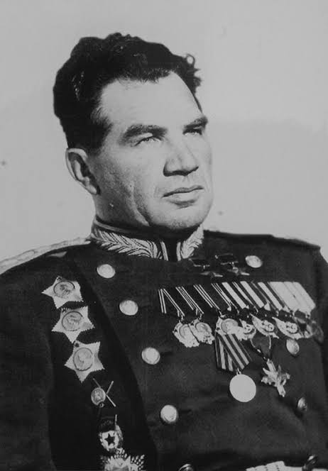 Tarihte bugün: 11 mart 1955'te Vasili Çuykov Sovyetler Birliği Mareşali oldu.