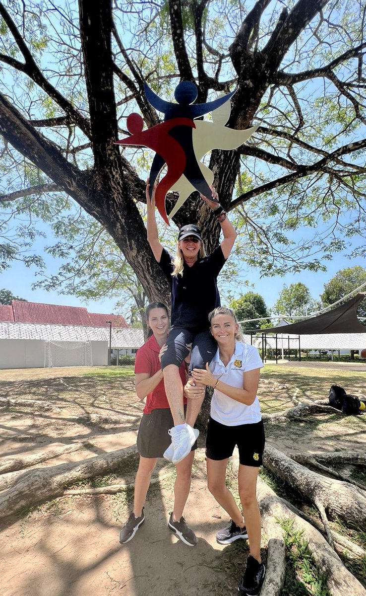 Allison Deakin tweet media