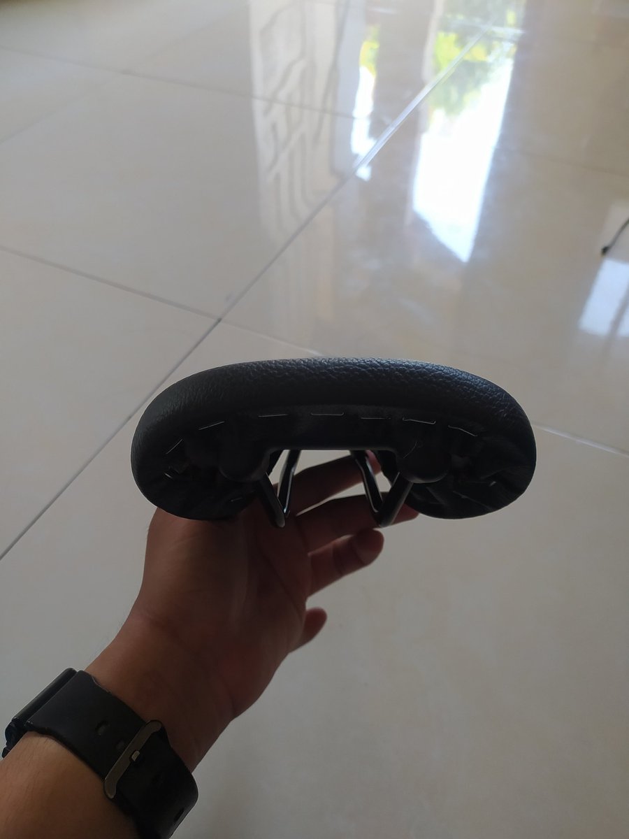 Saddle like san marco concor, new recover.

200rb aja, tokped ready.
Lokasi belakang alam sutera.
Wa : 089518476179 #fnfjb