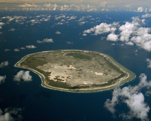 adibhazlami's tweet photo. In 1970s, one of the wealthiest nations was not in the middle east but in the pacific ocean.

The source of their wealth? 

Taik burung.

Now virtually bankrupt, they host detention center for Australia to keep running their economy.

Ini cerita Nauru or Pleasant Island. https://t.co/kc4eaBBimJ