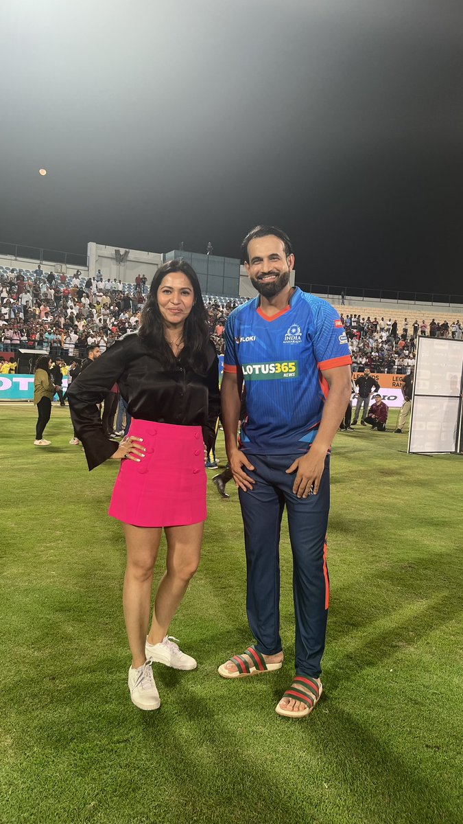 yashika10gupta's tweet image. All smiles with @IrfanPathan in Doha #LLCMasters @llct20 #Cricket